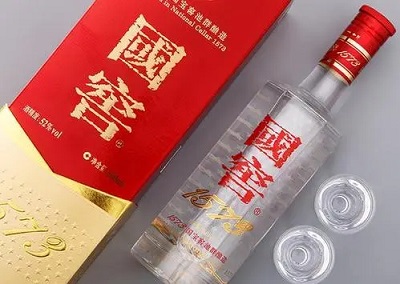最新酒瓶子与包装设计