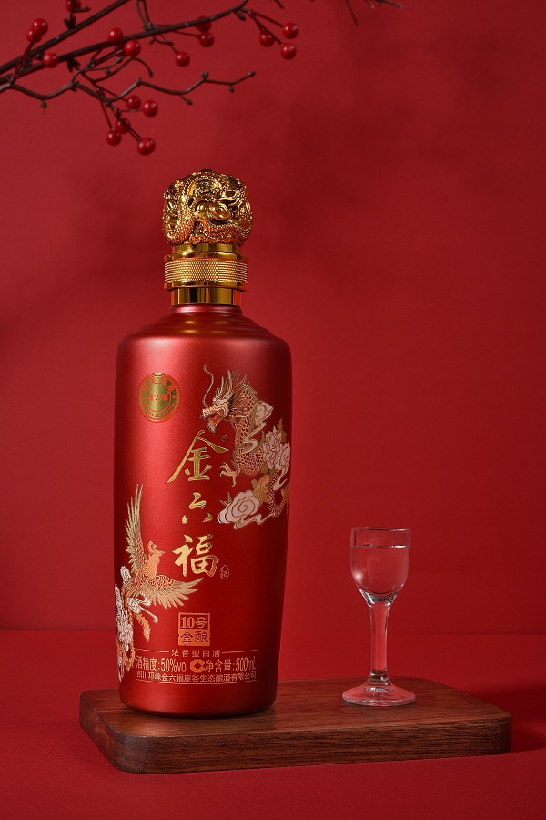 金六福白酒经典款包装设计，满屏的潮流感！